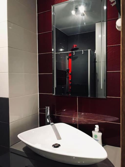 Nowoczesny Apartament Na Pradze Варшава Екстер'єр фото